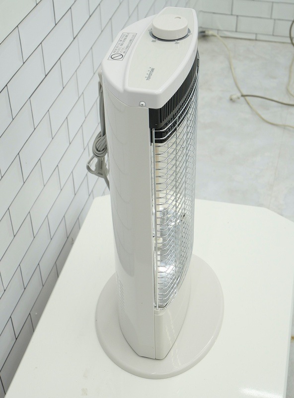 トヨトミ製 年式不明中古電気ストーブ EH-Q100I