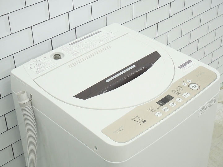 安心の1年保証付き！！ SHARP 4.5kg全自動洗濯機 ES-GE4D-C