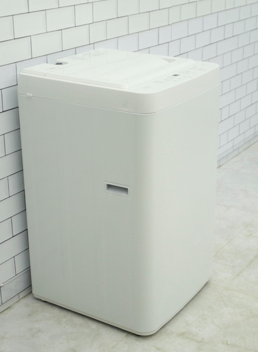 ヤマダ製2024年式5.5kg中古全自動洗濯機 YWM-T55LW