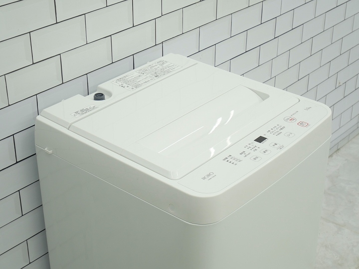 ヤマダ製2024年式5.5kg中古全自動洗濯機 YWM-T55LW