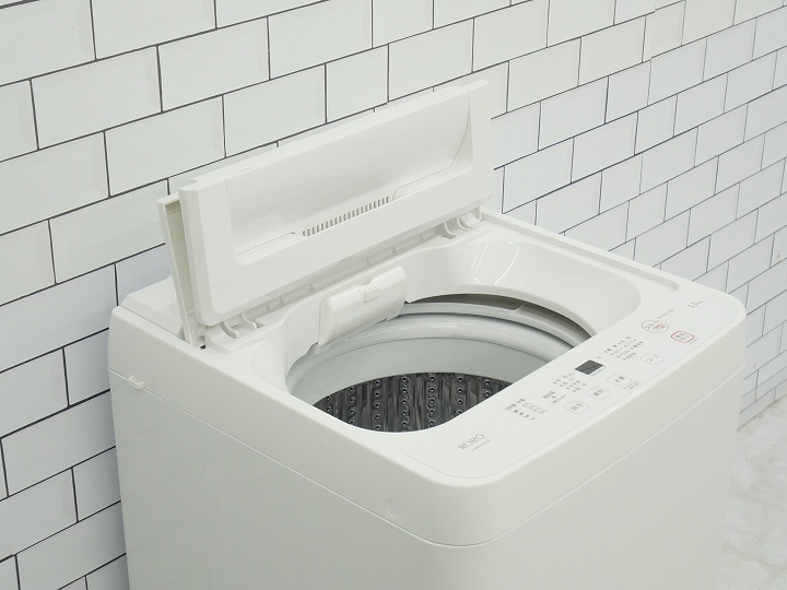 ヤマダ製2024年式5.5kg中古全自動洗濯機 YWM-T55LW