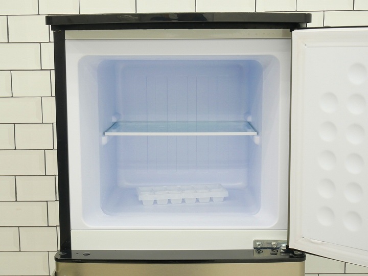 アズマ 2ドア冷蔵庫 MR-ST136 アズマ MR-ST136 2ドア 冷蔵庫 2017年製 シルバー(1007c)