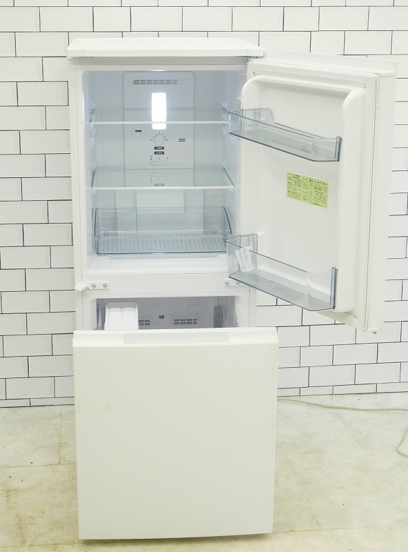 ③【中古美品】23年製シャープノンフロン冷凍冷蔵庫 SJ-D15J-W 152L シャープ製2023年式152L中古冷凍冷蔵庫 SJ-D15J-W