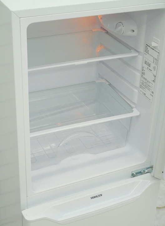 YAMAZEN 106L 2ドア冷凍冷蔵庫 YFR-D111 2024年製の中古品です。TI121002