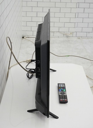 MAXZEN製/年式不明 32型地上・BS・110度CSデジタルハイビジョンLED液晶