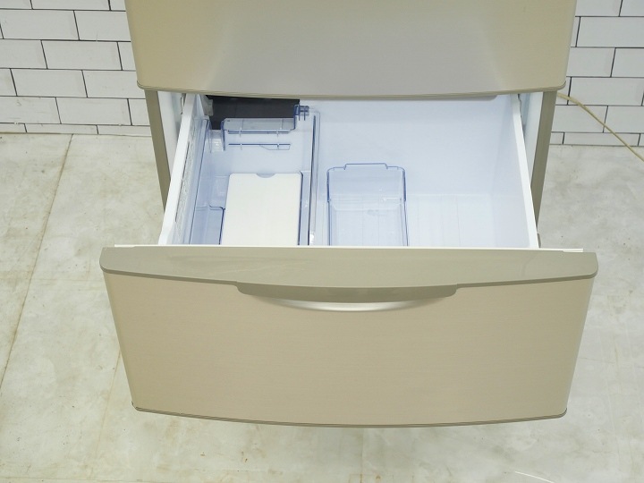 店頭受け渡し】 AQUA 冷凍冷蔵庫 AQR-KS27H 272 L 2019年製 中古品