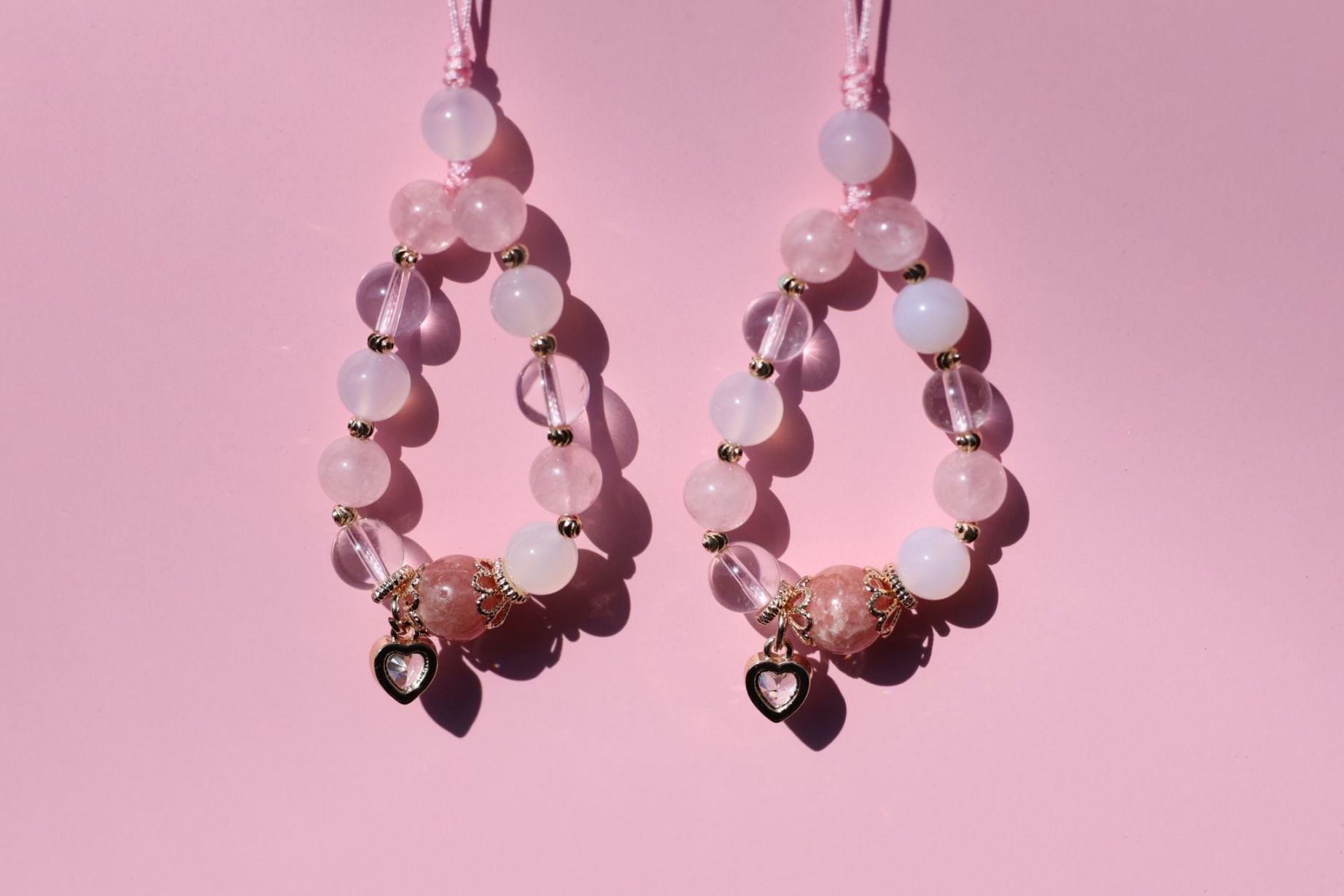 ギャル霊媒師 飯塚唯のお守りアイテム |