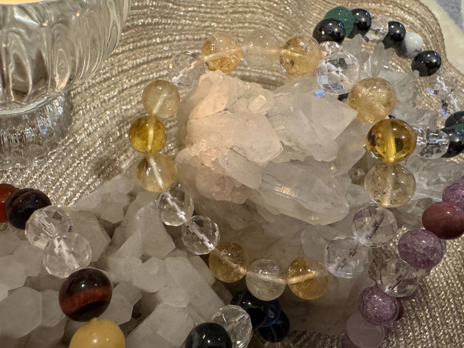 ギャル霊媒師飯塚唯　パワーストーン　健康 ギャル霊媒師飯塚唯 パワーストーン 健康