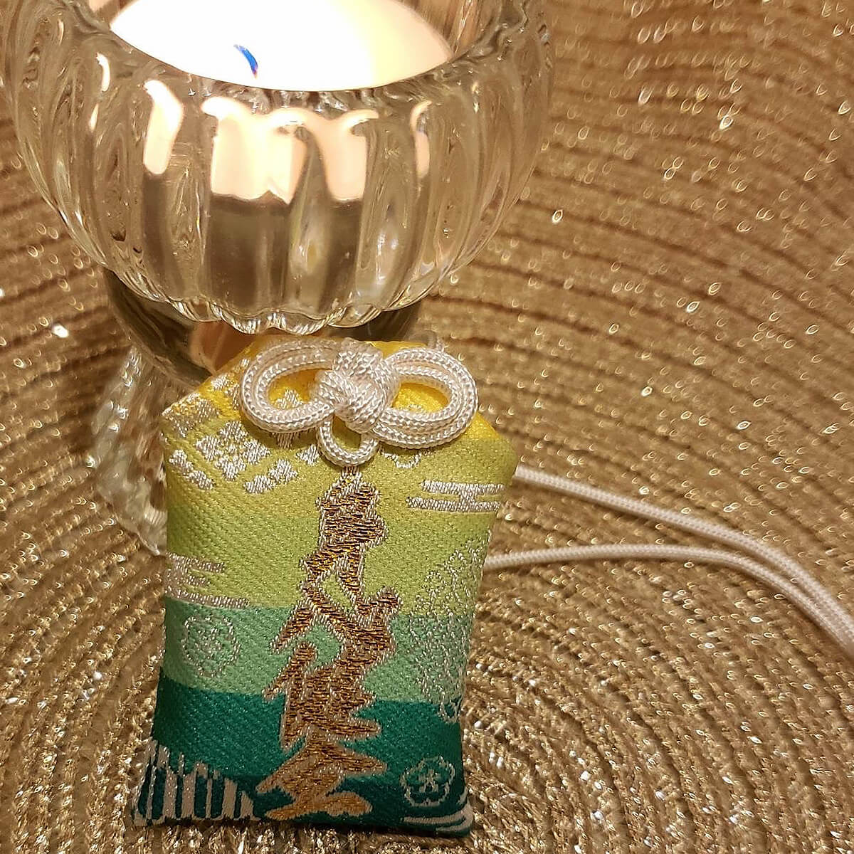 ギャル霊媒師 オリジナルお守り【飯塚唯先生オリジナルの護符入り