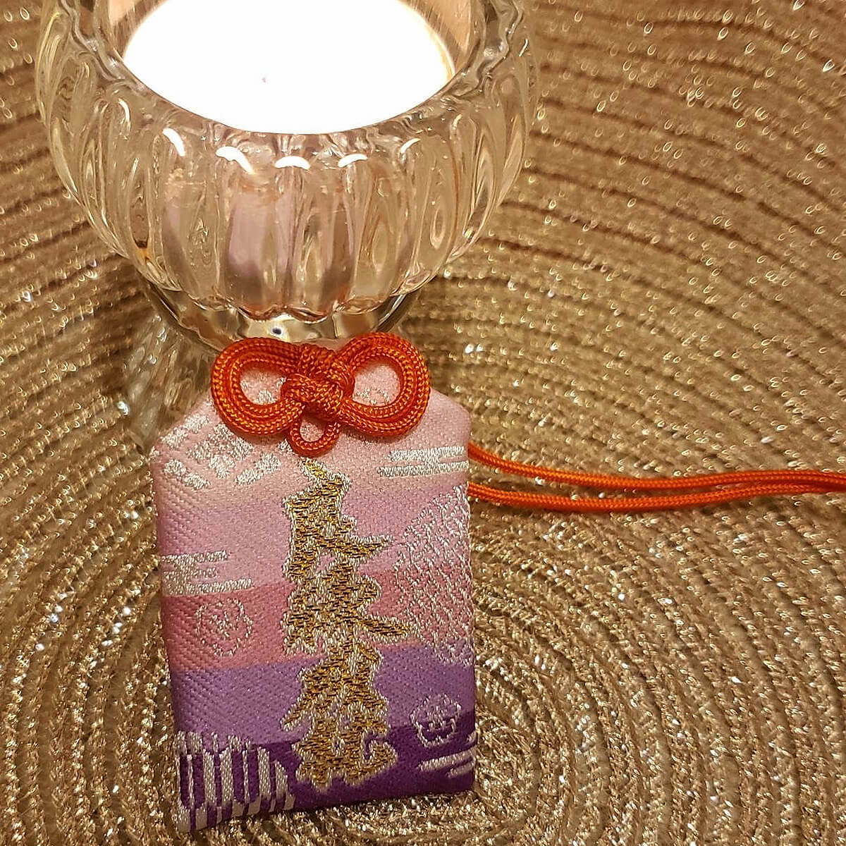 ギャル霊媒師 オリジナルお守り【飯塚唯先生オリジナルの護符入り