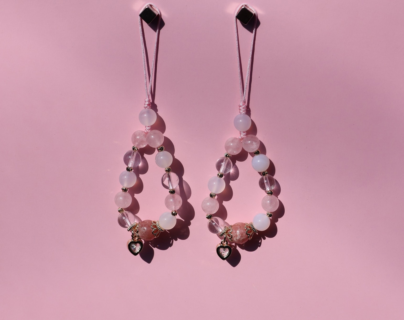 ギャル霊媒師 飯塚唯のお守りアイテム |