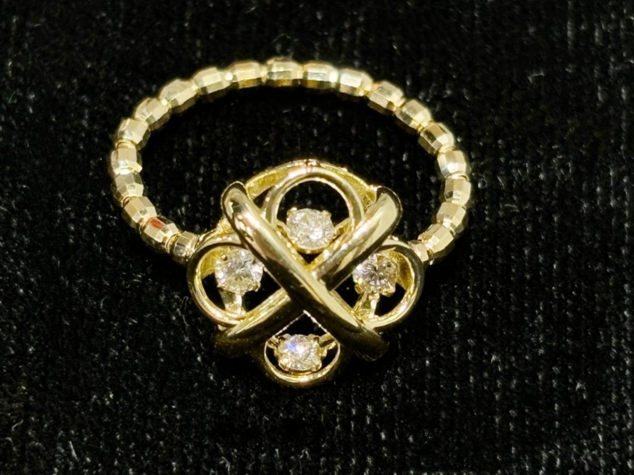 K18 クローバーダイヤストレッチリング SO-6396 | リング | | 井嶋金銀