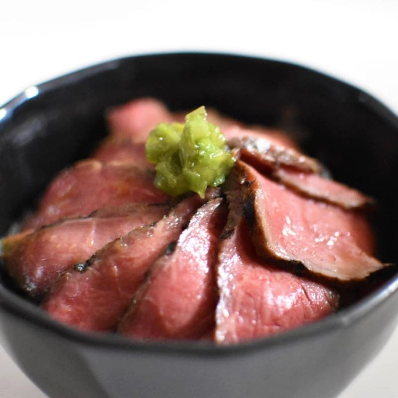 A4等級以上!和牛ローストビーフ特選霜降り&赤身食べ比べ