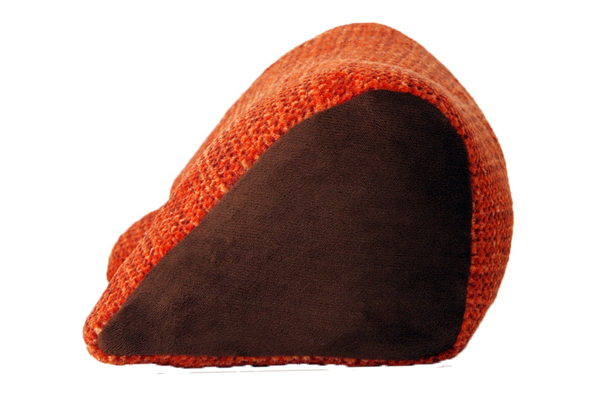 赤い三角形クッション 持ち手付き sh-07-trc_a.jpg