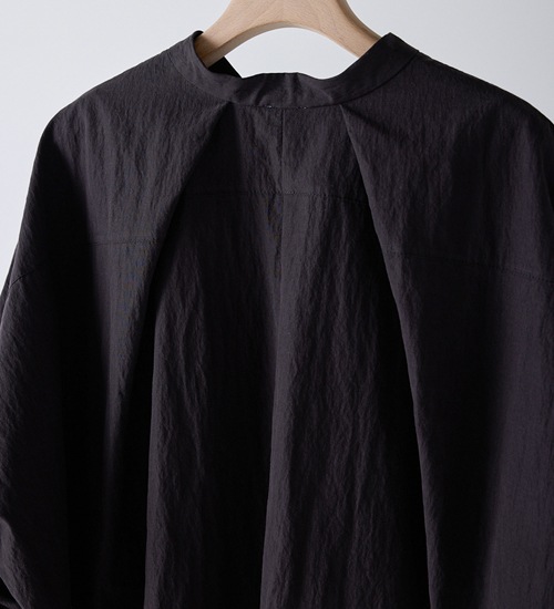 ��YENN/������ۥ饦��ɥե���ॷ��� / ROUND FORM SHIRT(Y261-11005)