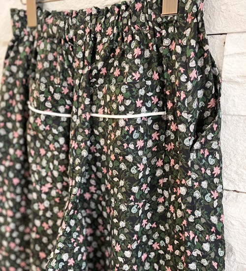 MANON �ޥΥ� ���ꥸ�ʥ��ͥ� �ե��ץ��� ���������ѥ�� ORIGINAL LINEN FLOWER PRINT EASY PANTS