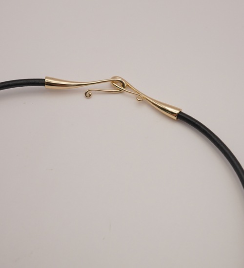 ��CHIGNON/���˥��ۥꥢ��쥶���եå����硼����(0056-519SH)