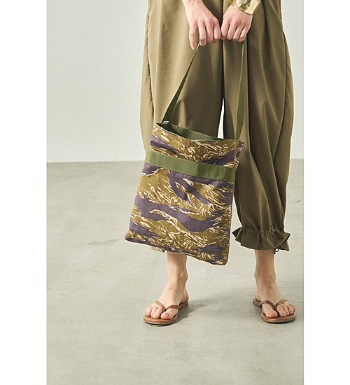 ��kha:ki/�������ۥ�С����֥�ȡ��ȥХå�/REVERSIBLE TOTE BAG