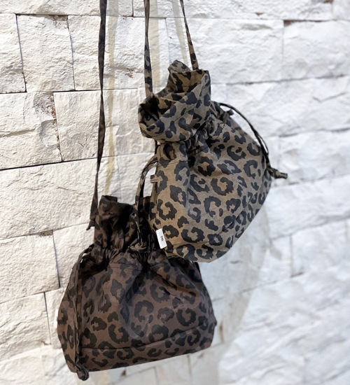 ��20��OFF�ա�kha:ki/�������ۥ���С����֥�Хå� �쥪�ѡ���/CONVERTIBLE BAG LEO�ڥ���󥻥����ʸ��Բġ�