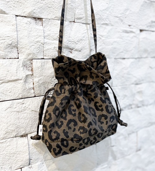 ��20��OFF�ա�kha:ki/�������ۥ���С����֥�Хå� �쥪�ѡ���/CONVERTIBLE BAG LEO�ڥ���󥻥����ʸ��Բġ�