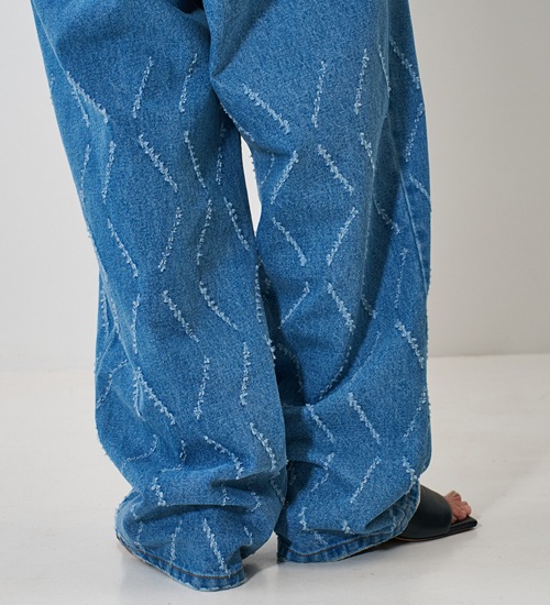 ��YENN/������ۥ졼�������åȥ磻�ɥǥ˥�/LASER CUT WIDE DENIM(Y261-31001)