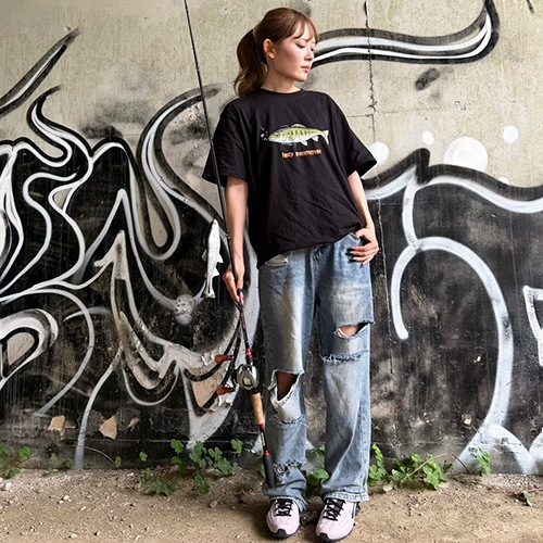 IK-432 レイジースイマーコミックプリントTシャツ