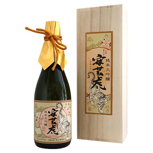 安芸虎 純米大吟醸 山田錦 40％ 720ml 専用木箱入り あきとら 有光酒造 
