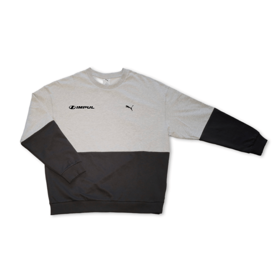 2025 IMPUL×PUMA リラックスクルースウェット  LIGHTGRAY