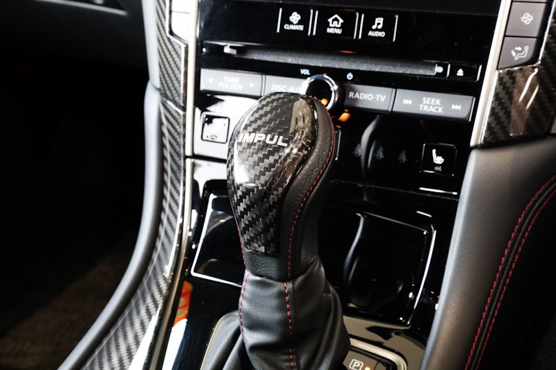 V37 スカイライン　カーボンシフトノブカバー