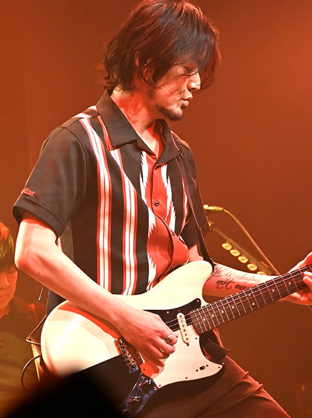 ��ͽ��λ�� the pillows ���椵�浪��Indian Special Collaboration S/S Shirt