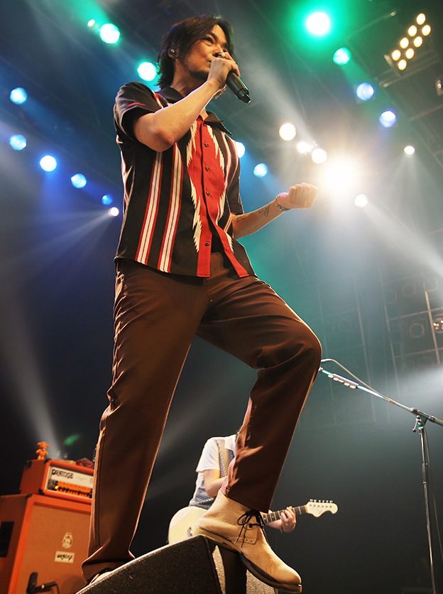 ��ͽ��λ�� the pillows ���椵�浪��Indian Special Collaboration S/S Shirt