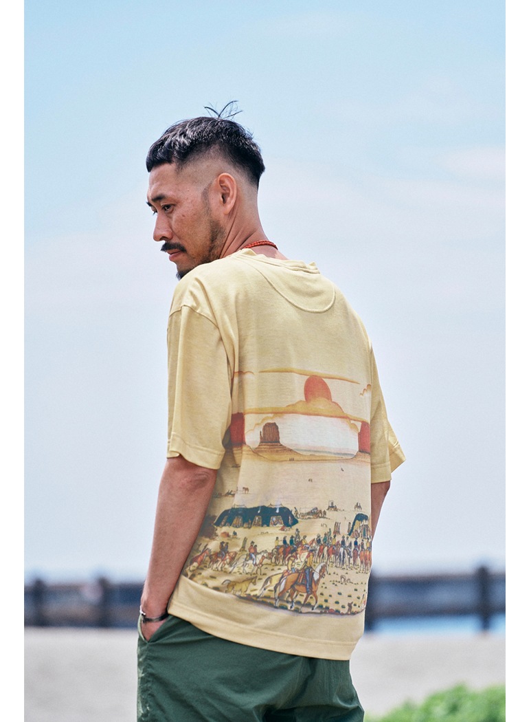 ALL OVER PRINT T-shirt "MEETS INDIAN"