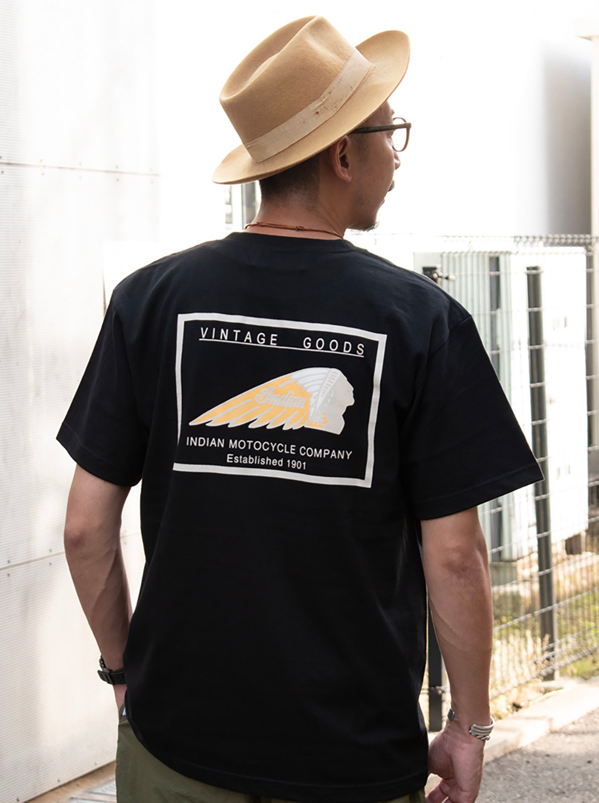 Indian Basic T-shirt "Vintage Goods"