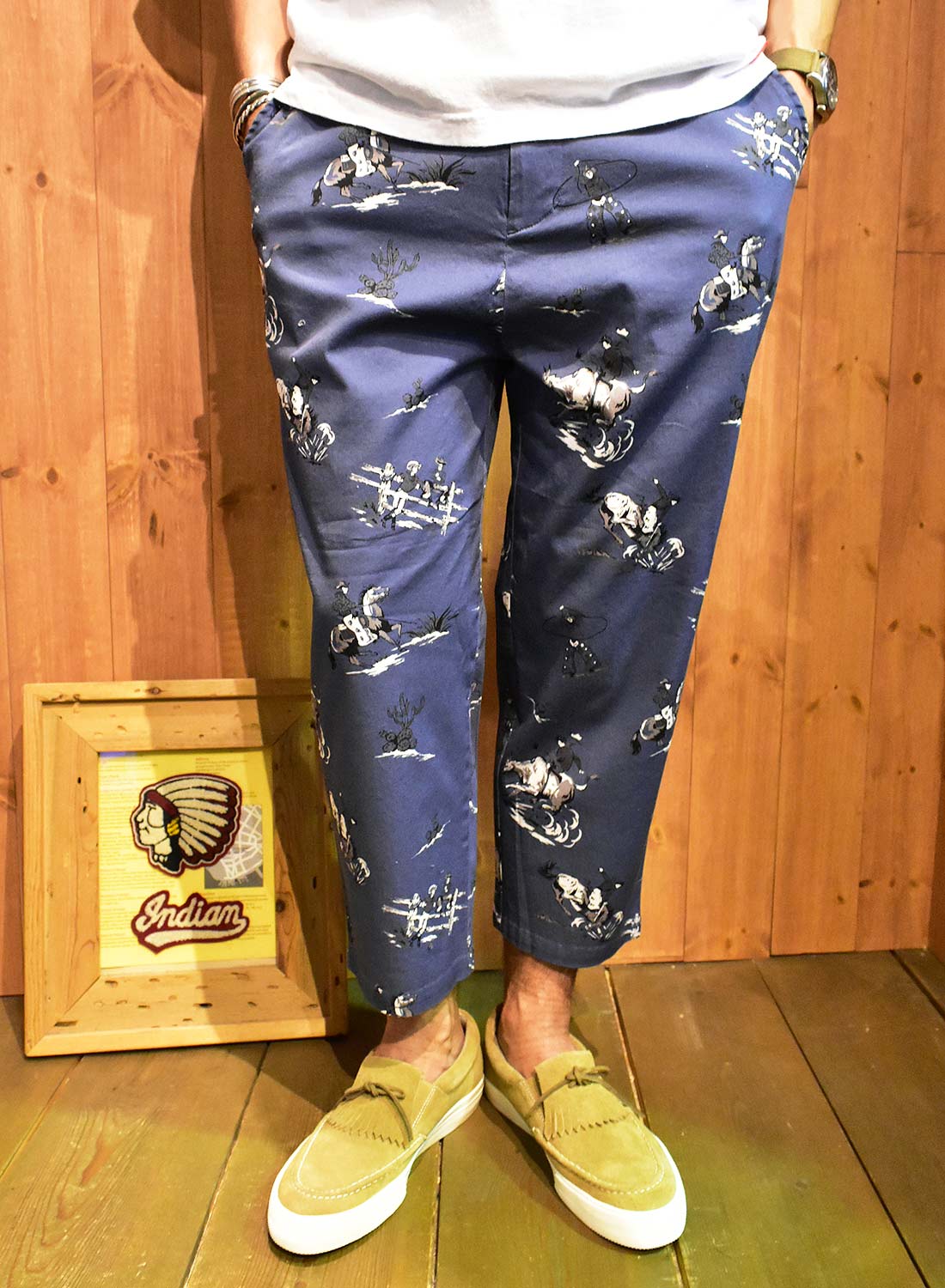 Cowboy print ankle pants
