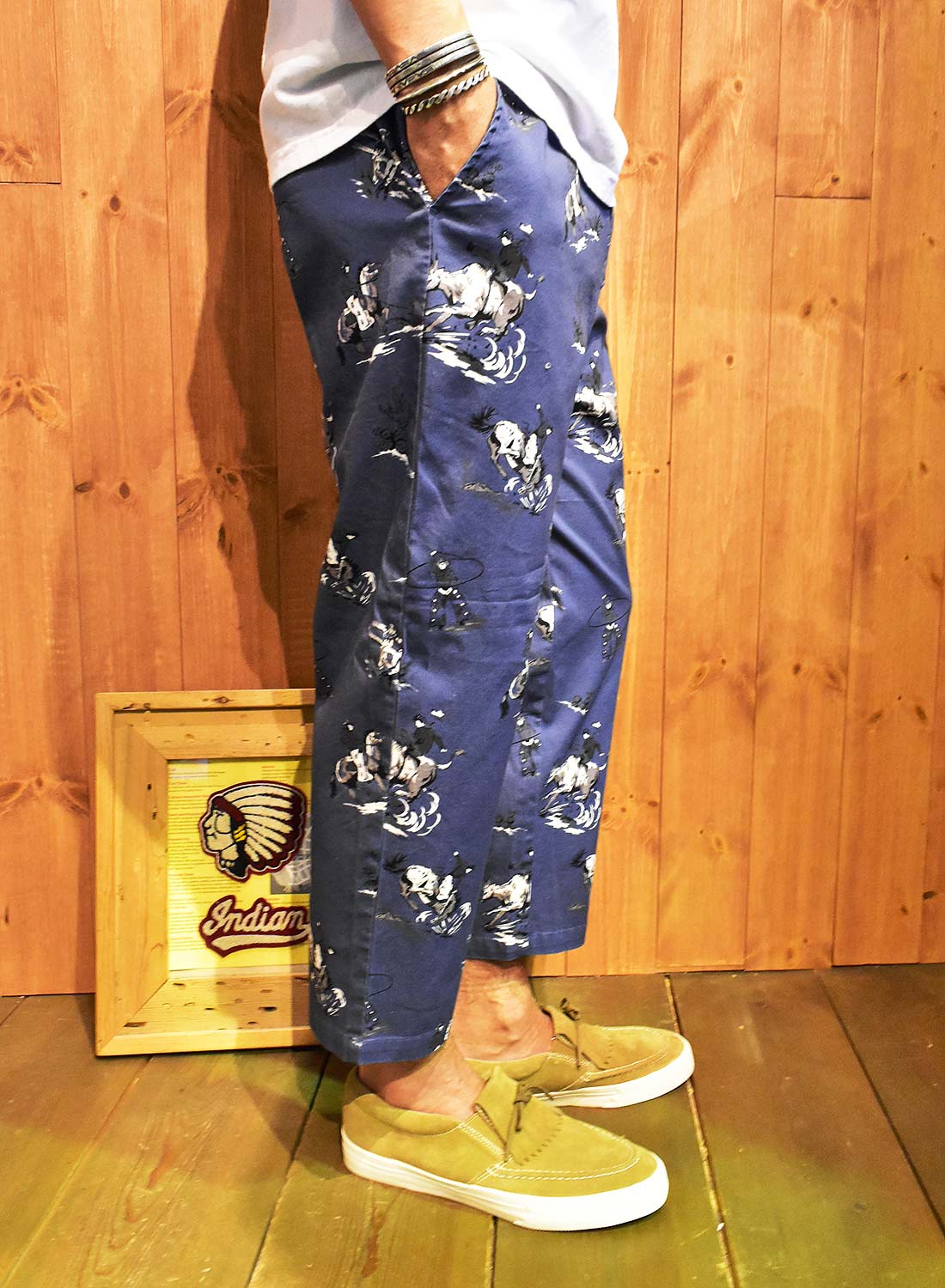 Cowboy print ankle pants