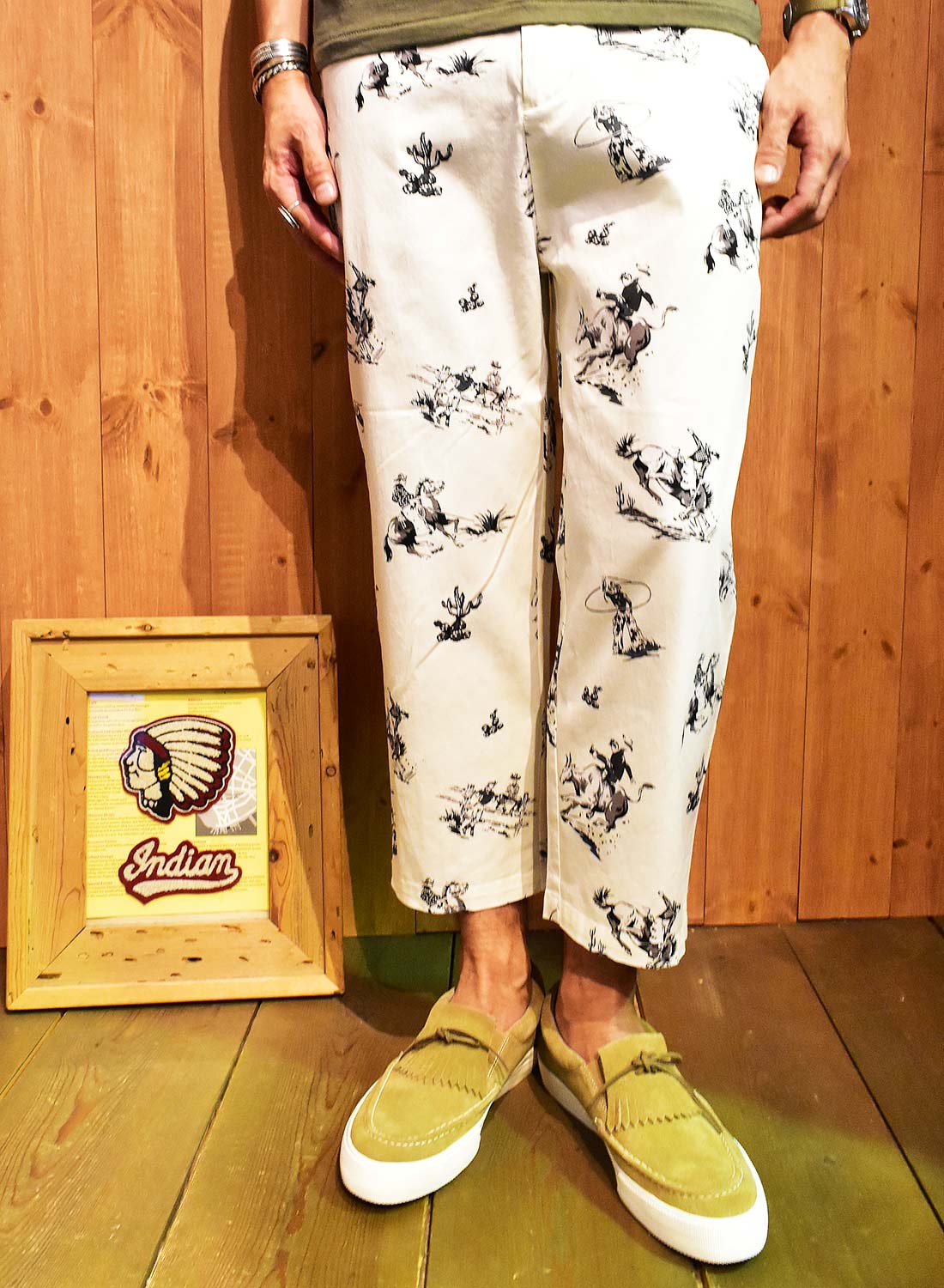 Cowboy print ankle pants