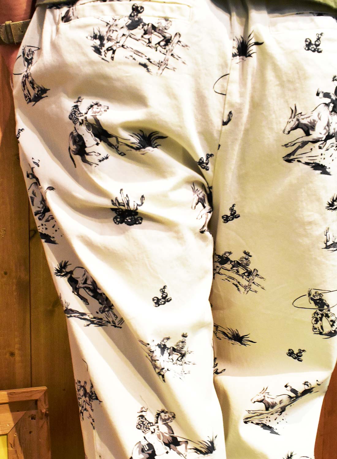 Cowboy print ankle pants