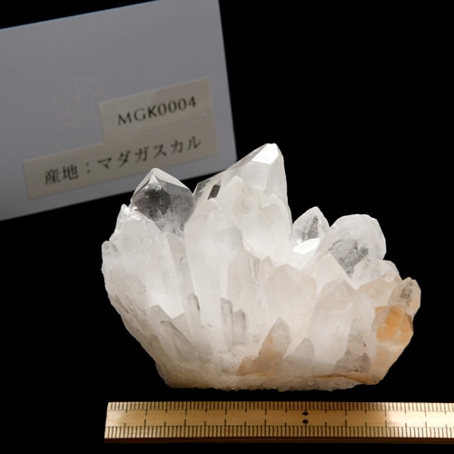 【天然石】超特大4キロ超え マダガスカル産 水晶クラスター 台座付き 天然石】超特大4キロ超え マダガスカル産 水晶クラスター 台座