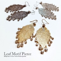 リーフモチーフピアス