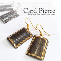 カードピアス