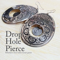 ドロップホールピアス