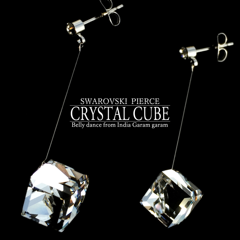 専用です。SWAROVSKI　Cube　Crystal　ピアス　シルバーカラー Spark☆ ピアス スワロフスキー 製 クリスタル キューブ