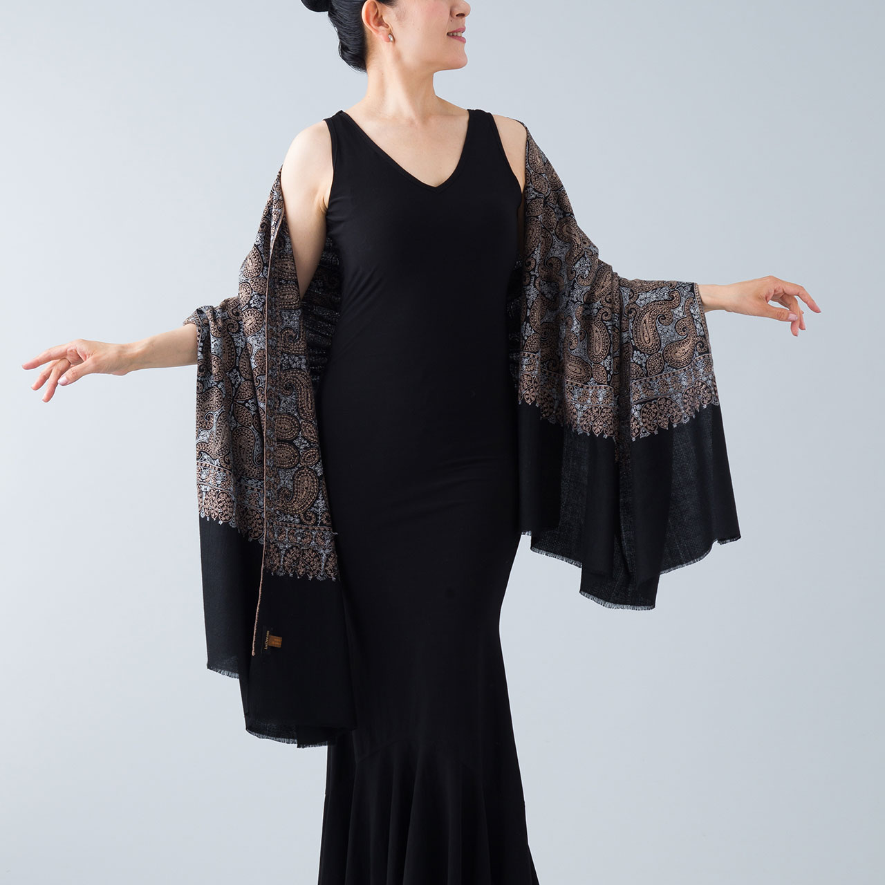 InDream SOLD OUT 刺繍ショール パシュミナ カシミヤ  100cm巾 黒 ブラック パーティー クリスマス ギフト おしゃれ 誕生日 プレゼント 春 夏 秋 冬