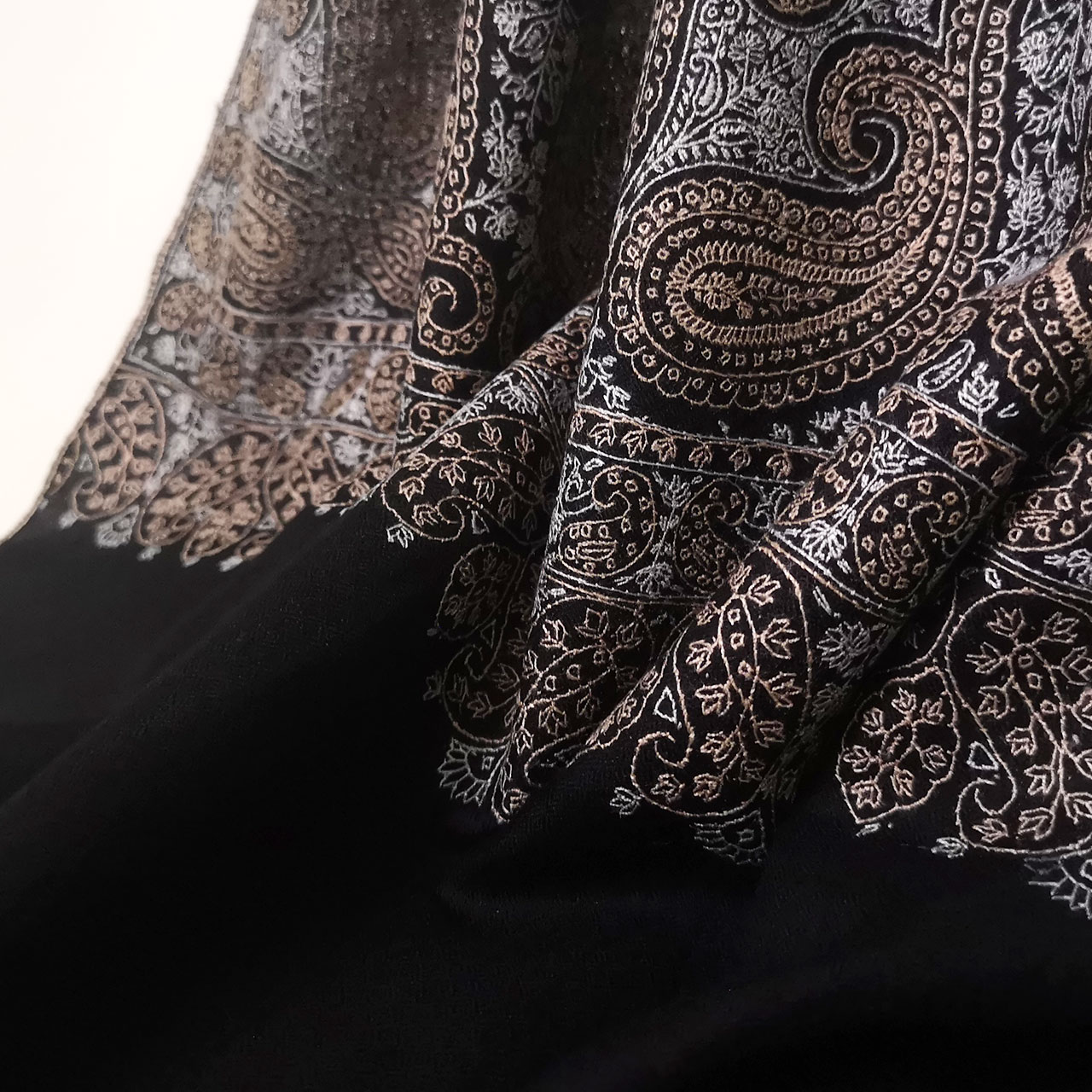 InDream SOLD OUT 刺繍ショール パシュミナ カシミヤ  100cm巾 黒 ブラック パーティー クリスマス ギフト おしゃれ 誕生日 プレゼント 春 夏 秋 冬