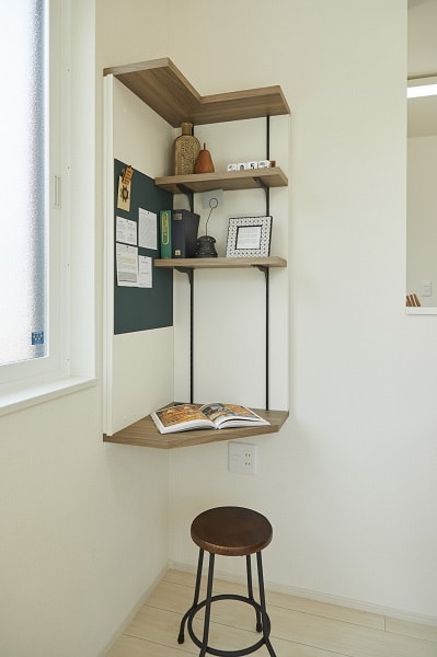 スペースを占有しない壁掛け収納棚 スペースを占有しない壁掛け収納棚