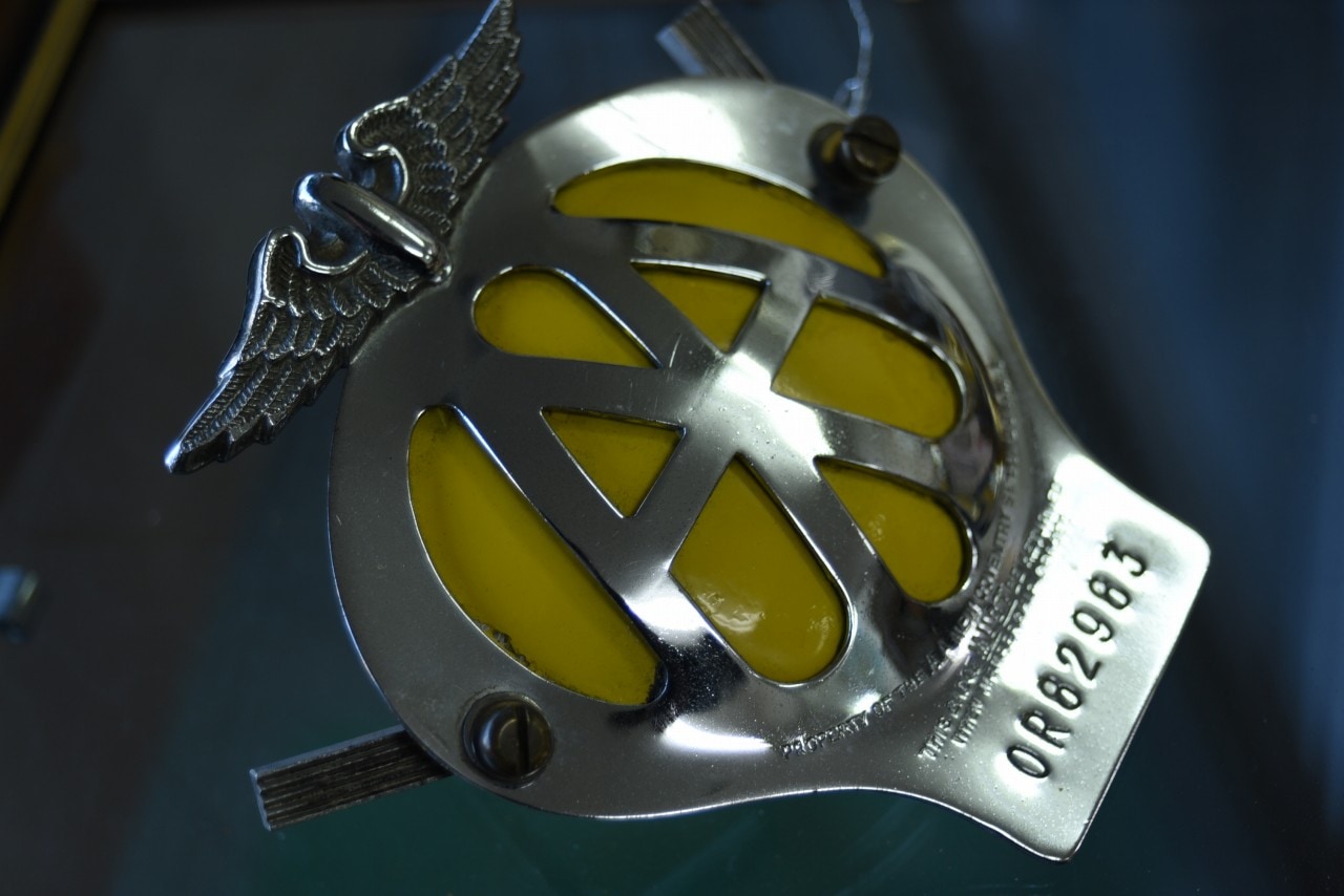 UK ヴィンテージ　AA Automobile Association カーバッチ 101443