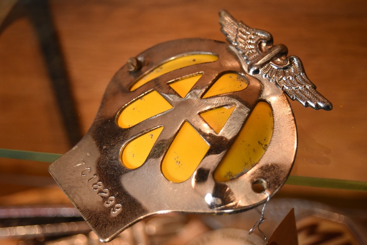 101419 UK ヴィンテージ　AA Automobile Association カーバッチ