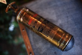 UK　取付金具付き消火器　FIRE EXTINGUISHER 真鍮　ブラス　英国 101103|ヴィンテージ雑貨|ガレージグッズ　