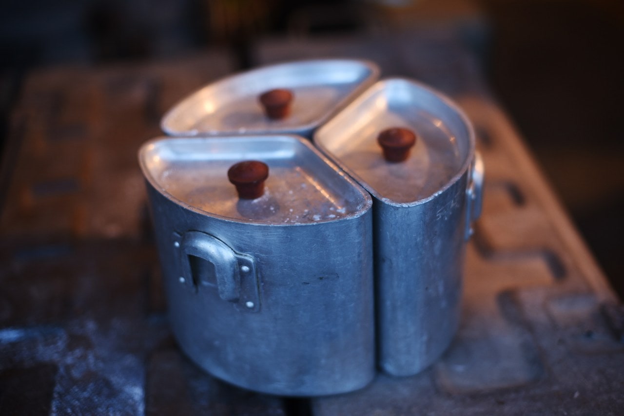 UKヴィンテージ軍払い下げ品　アルミ3分割飯ごう　ハンドル付　　MADE IN ENGLAND 英国　101695