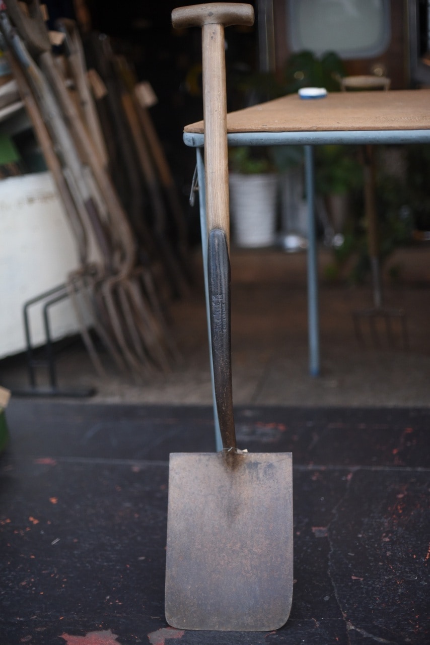 102209　UK ヴィンテージ　ガーデンショベル　ガーデニング　園芸用品　銘入り